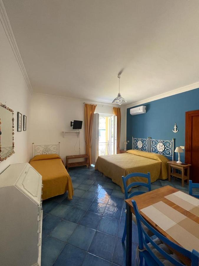 Ponza Inn- Casa Giovanna Buitenkant foto