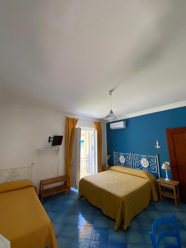 Ponza Inn- Casa Giovanna Buitenkant foto